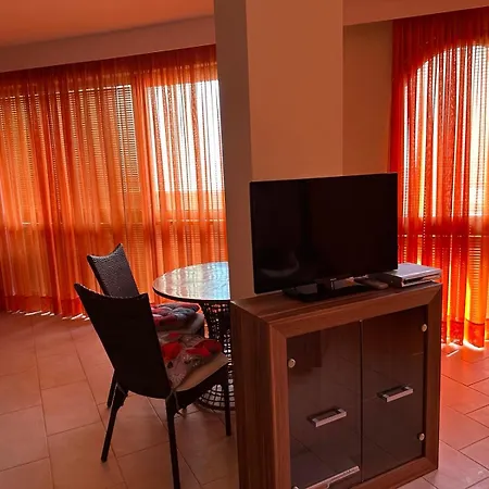 Oazis Vip Club Apartmanhotel Napospart