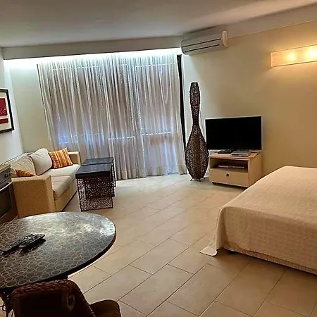 Aparthotel Oazis Vip Club 3*