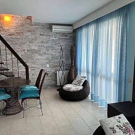 Aparthotel Oazis Vip Club 3*