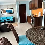Oazis Vip Club Апарт-готель Сонячний Берег